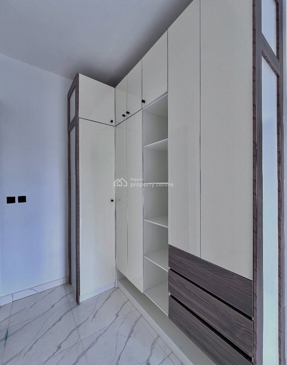 Fully Serviced 3 Bedroom Apartment with Bq, Lekki Phase 1, Lekki Phase 1, Lekki, Lagos, Block of Flats for Sale