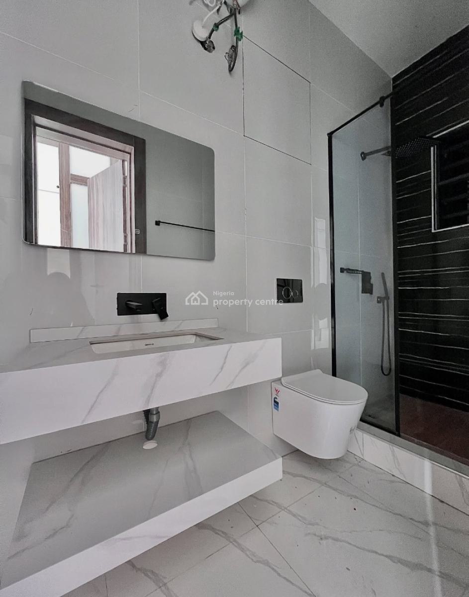 Fully Serviced 3 Bedroom Apartment with Bq, Lekki Phase 1, Lekki Phase 1, Lekki, Lagos, Block of Flats for Sale