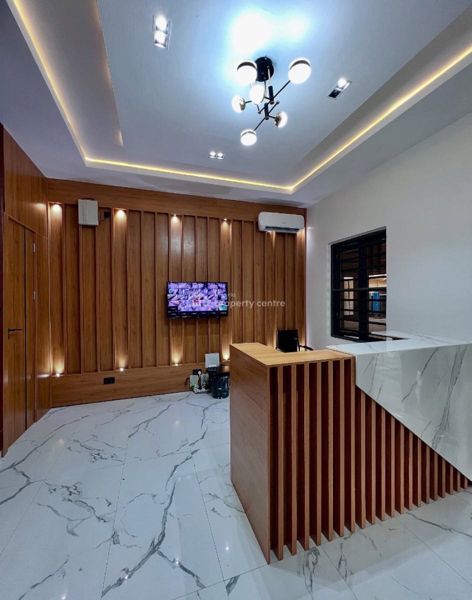 Fully Serviced 3 Bedroom Apartment with Bq, Lekki Phase 1, Lekki Phase 1, Lekki, Lagos, Block of Flats for Sale