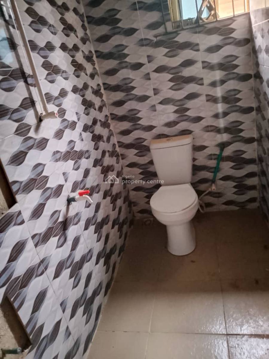a Clean and Decent Room and Parlor, Lucky Fiber Road, Ikorodu, Lagos, Flat / Apartment for Rent