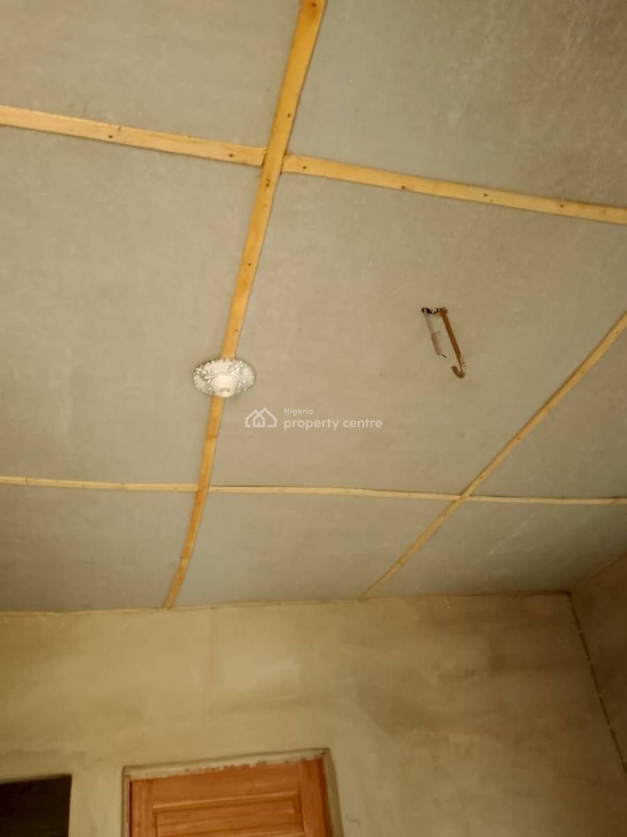 a Clean and Decent Room and Parlor, Lucky Fiber Road, Ikorodu, Lagos, Flat / Apartment for Rent