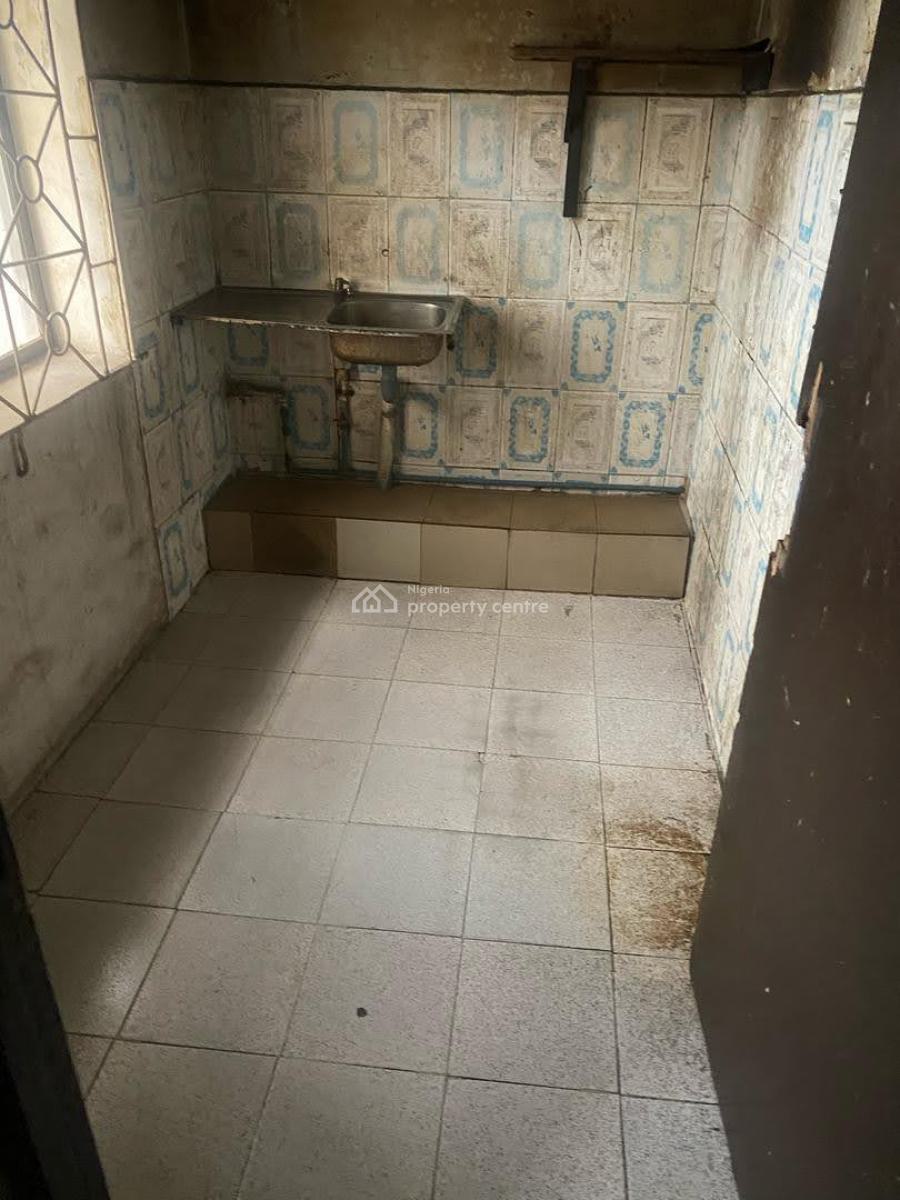 a Spacious 3bedroom, Kilo, Surulere, Lagos, Flat / Apartment for Rent