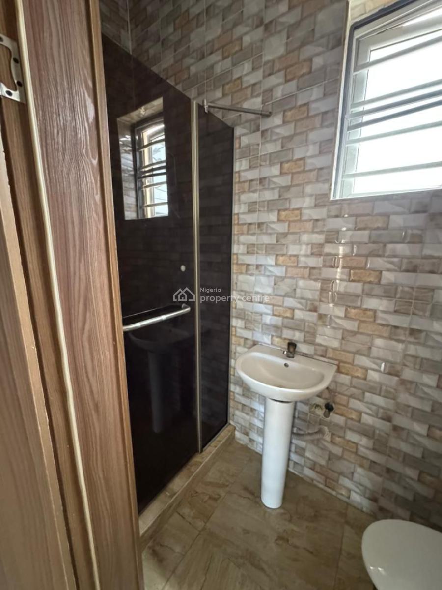 Spacious Room in a Shared Apartment Serviced, Orchid Road, Eleganza Bustop Lekki Lagos, Lekki, Lagos, Flat / Apartment for Rent