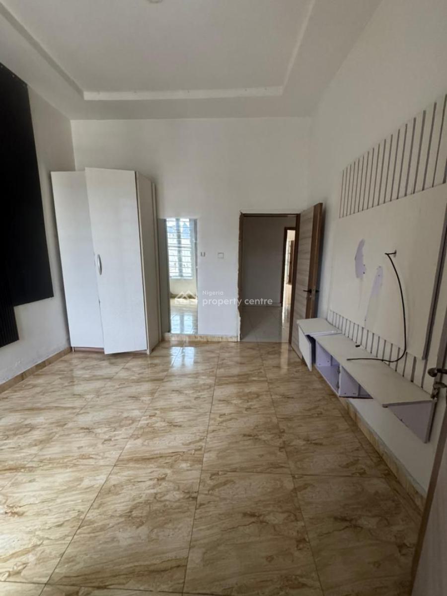 Spacious Room in a Shared Apartment Serviced, Orchid Road, Eleganza Bustop Lekki Lagos, Lekki, Lagos, Flat / Apartment for Rent