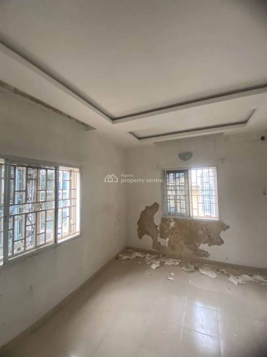 3 Bedrooms -- All Rooms En-suite Old But Solid Structure, Millennium Estate, Gbagada, Lagos, Flat / Apartment for Rent