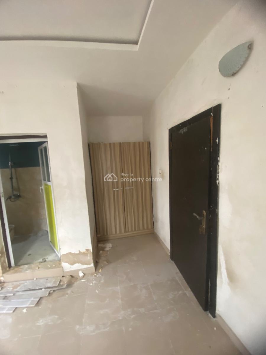 3 Bedrooms -- All Rooms En-suite Old But Solid Structure, Millennium Estate, Gbagada, Lagos, Flat / Apartment for Rent