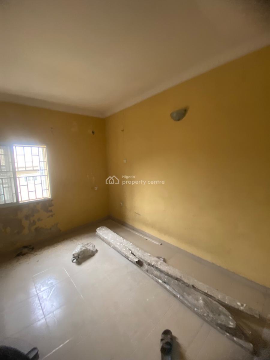 3 Bedrooms -- All Rooms En-suite Old But Solid Structure, Millennium Estate, Gbagada, Lagos, Flat / Apartment for Rent