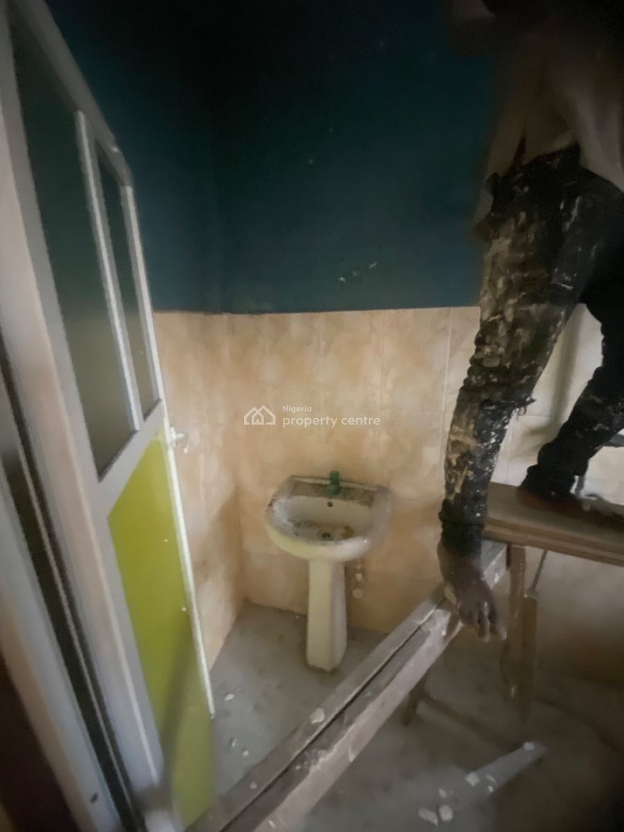 3 Bedrooms -- All Rooms En-suite Old But Solid Structure, Millennium Estate, Gbagada, Lagos, Flat / Apartment for Rent
