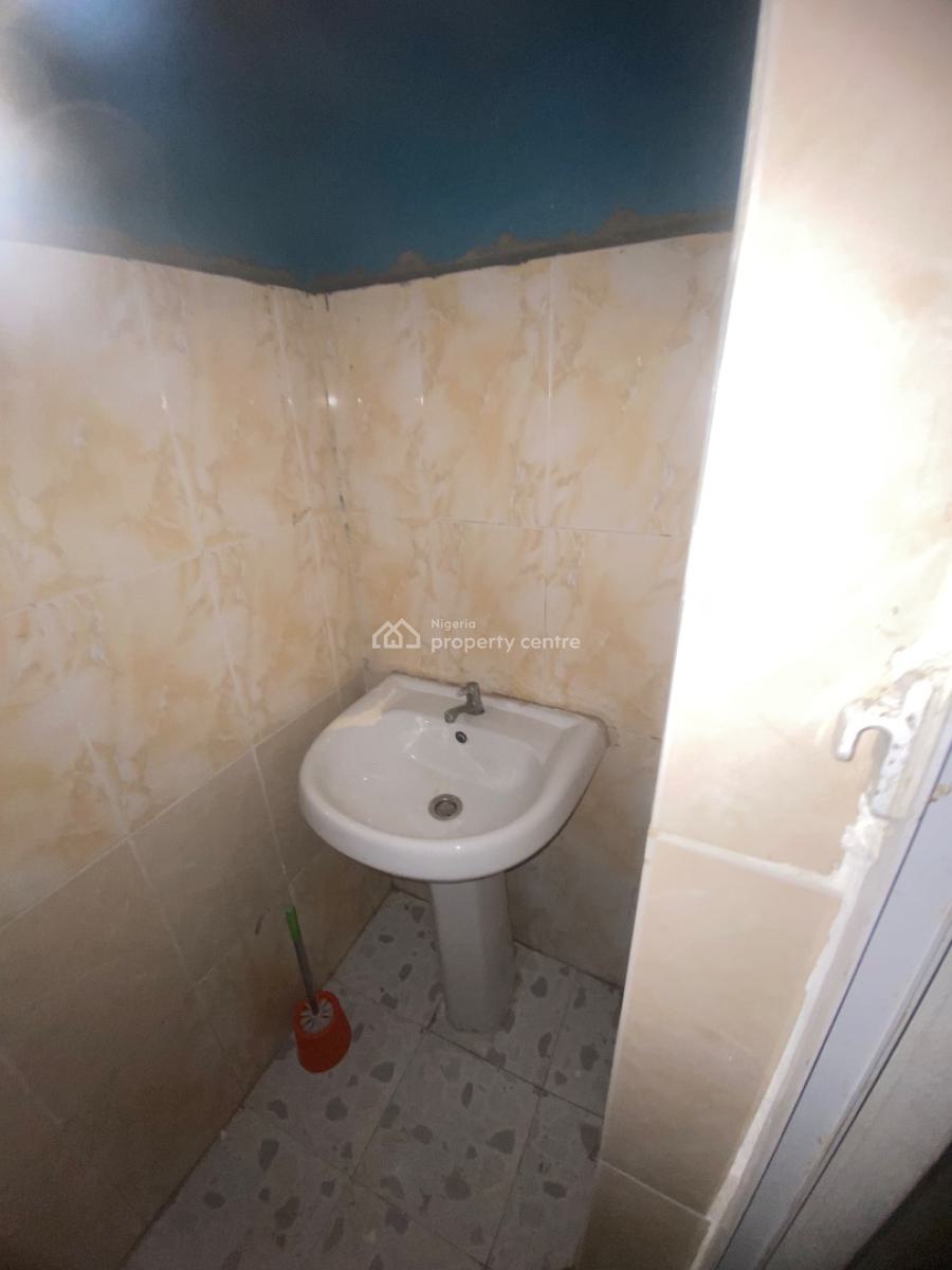 3 Bedrooms -- All Rooms En-suite Old But Solid Structure, Millennium Estate, Gbagada, Lagos, Flat / Apartment for Rent