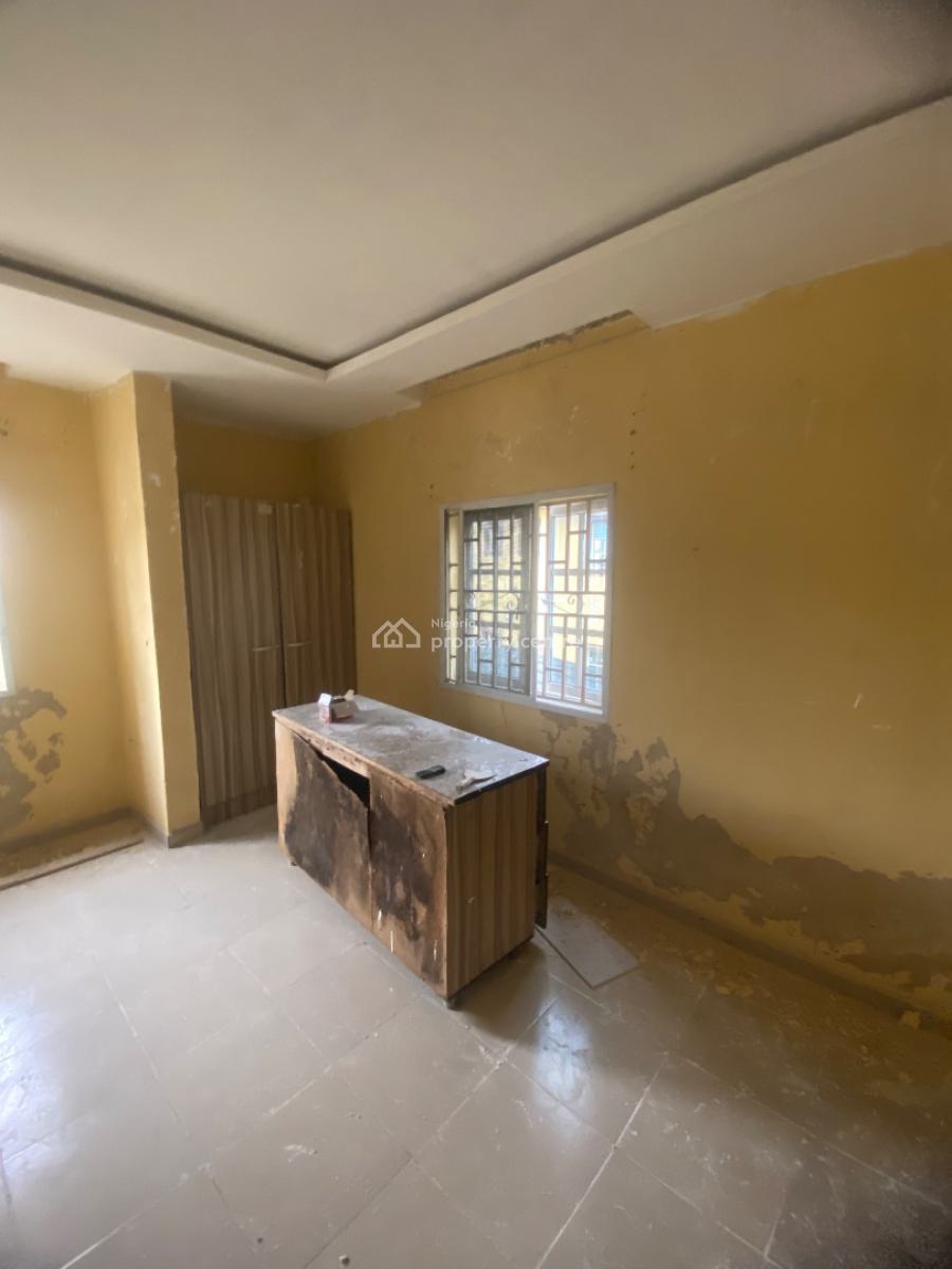 3 Bedrooms -- All Rooms En-suite Old But Solid Structure, Millennium Estate, Gbagada, Lagos, Flat / Apartment for Rent