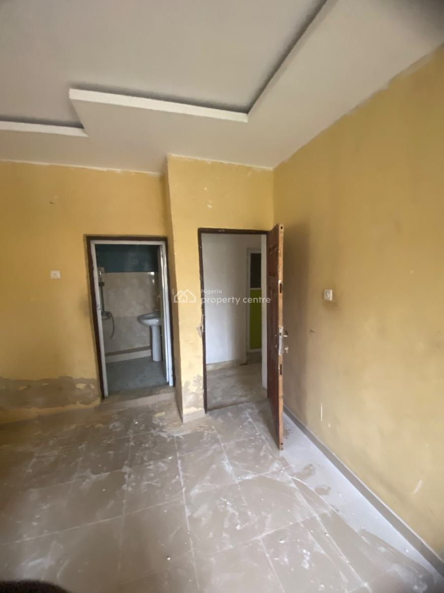 3 Bedrooms -- All Rooms En-suite Old But Solid Structure, Millennium Estate, Gbagada, Lagos, Flat / Apartment for Rent