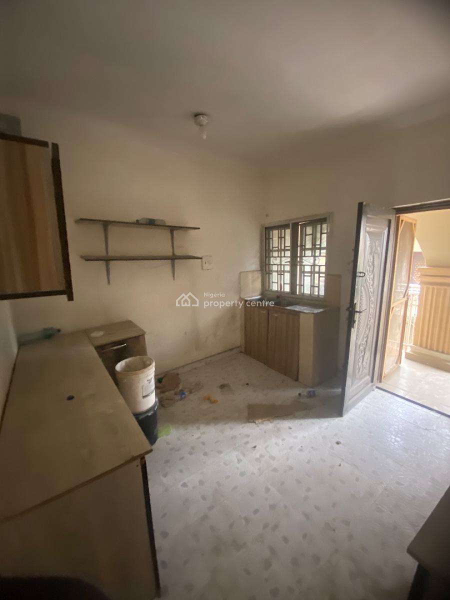 3 Bedrooms -- All Rooms En-suite Old But Solid Structure, Millennium Estate, Gbagada, Lagos, Flat / Apartment for Rent