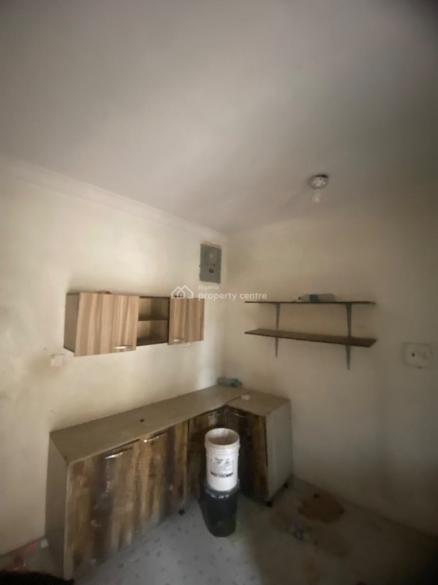 3 Bedrooms -- All Rooms En-suite Old But Solid Structure, Millennium Estate, Gbagada, Lagos, Flat / Apartment for Rent