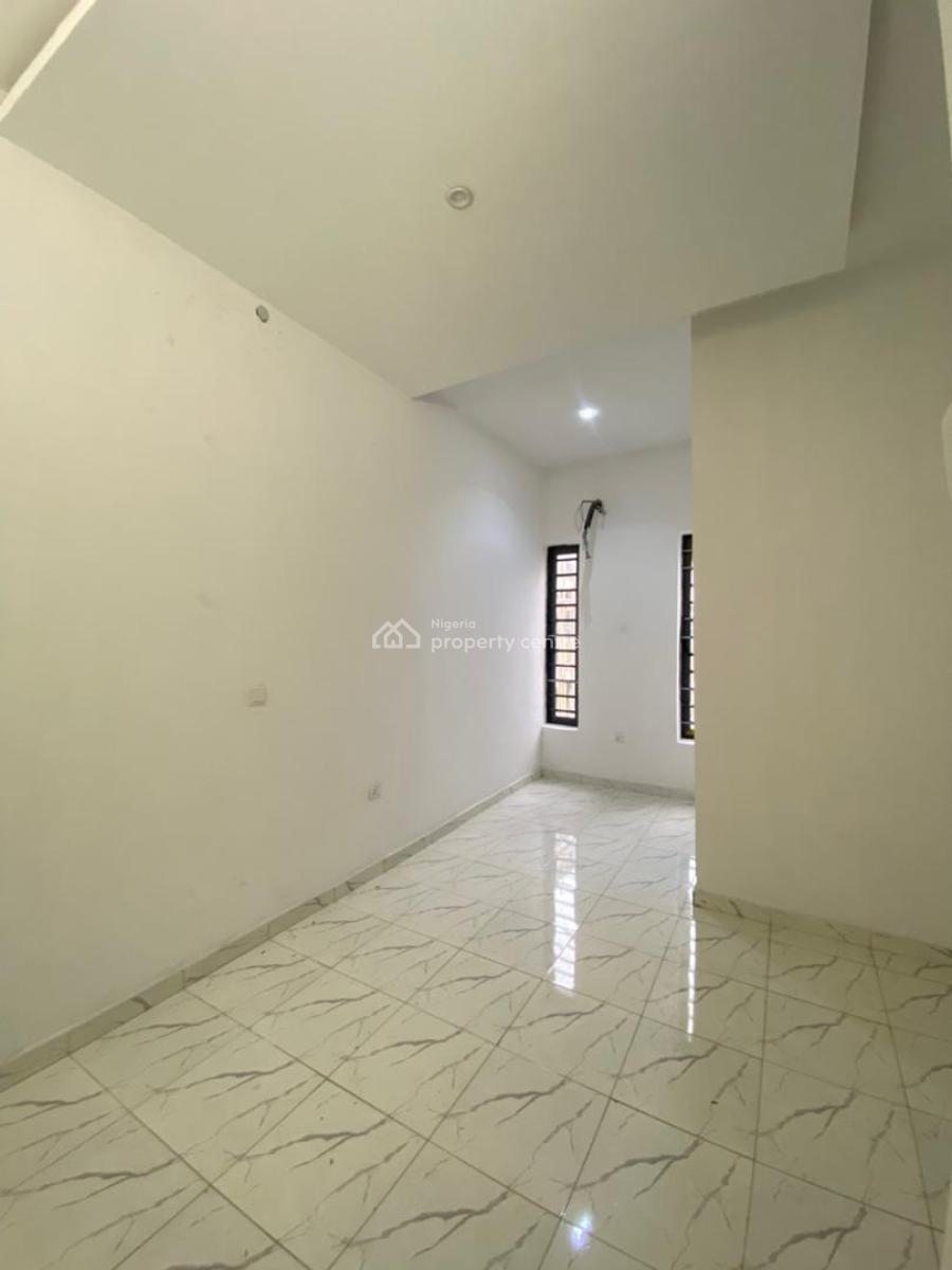4 Bedrooms Semi-detached Duplex, Chevron, Lekki, Lagos, Semi-detached Duplex for Sale