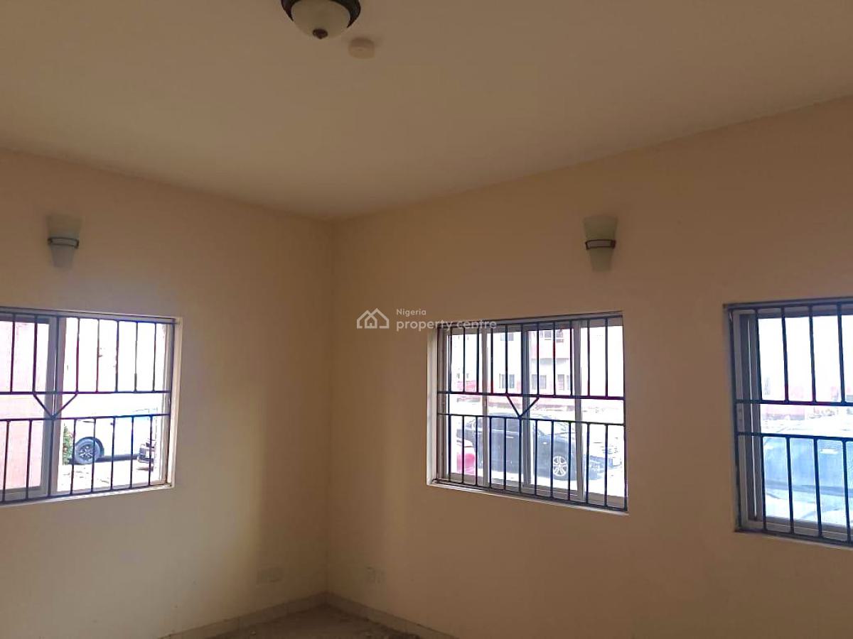 2 Bedroom Apartment, Fashola Estate, Monastery Road Sangotedo, Ajah, Lagos, Block of Flats for Sale