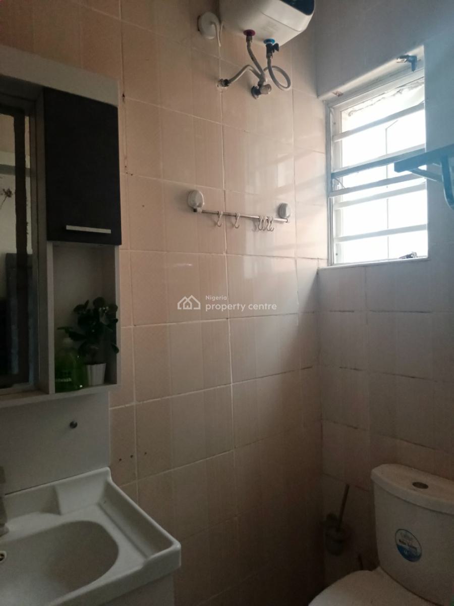 a 2 Bedroom Flat, Ologolo, Lekki, Lagos, Flat / Apartment for Rent