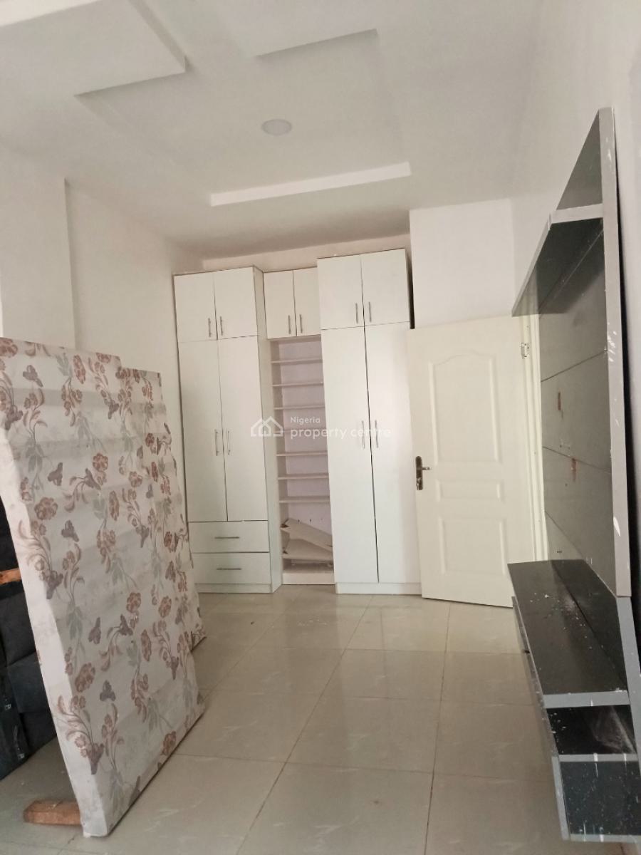 a 2 Bedroom Flat, Ologolo, Lekki, Lagos, Flat / Apartment for Rent
