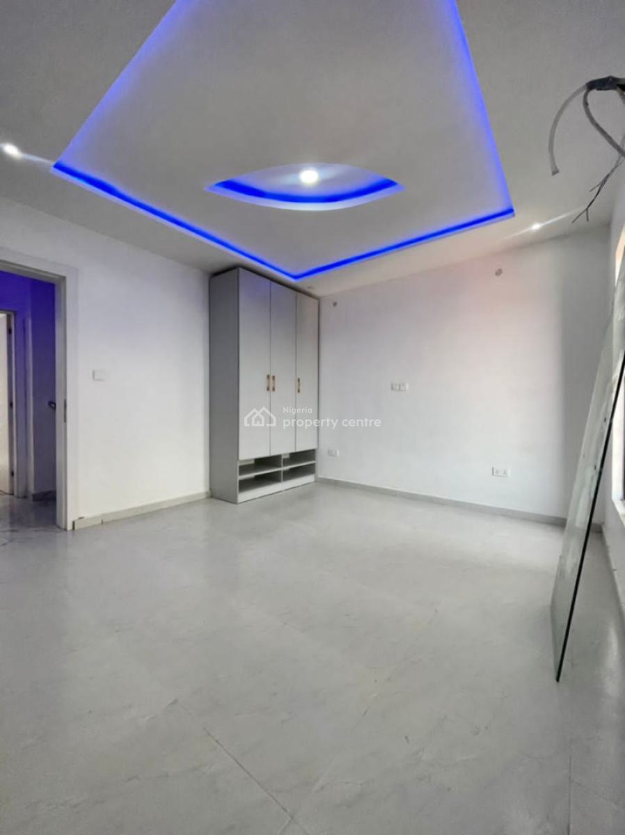 Luxurious 4 Bedrooms + Bq, Chevron, Lekki Phase 1, Lekki, Lagos, Terraced Duplex for Rent