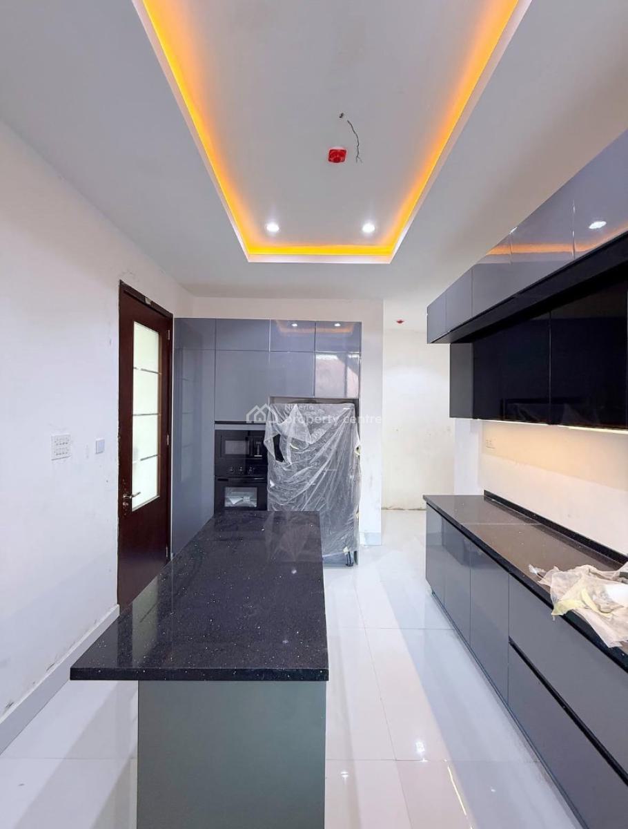 3 Bedroom Apartment with Swimming Pool, Gym, Elevator, Bq, Lekki Phase 1, Lekki, Lagos, Flat / Apartment for Sale