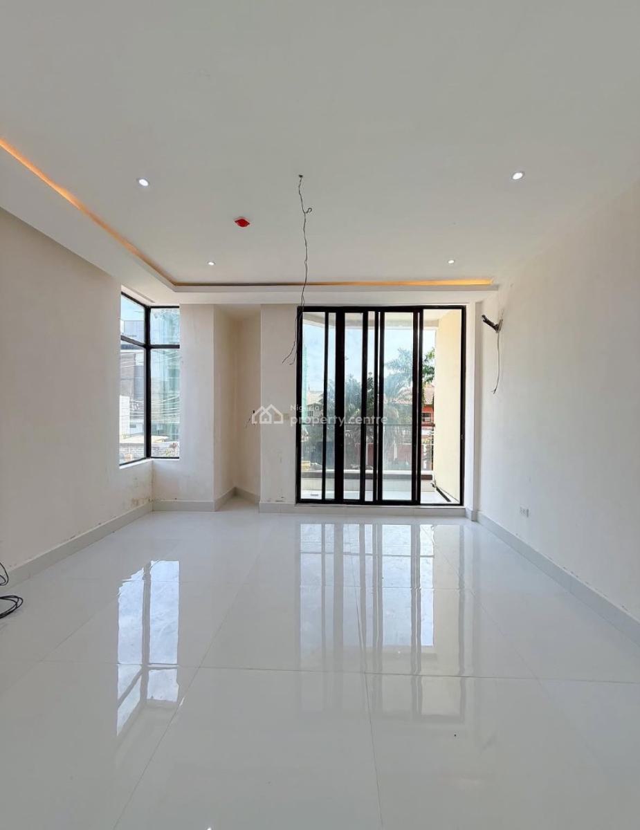3 Bedroom Apartment with Swimming Pool, Gym, Elevator, Bq, Lekki Phase 1, Lekki, Lagos, Flat / Apartment for Sale