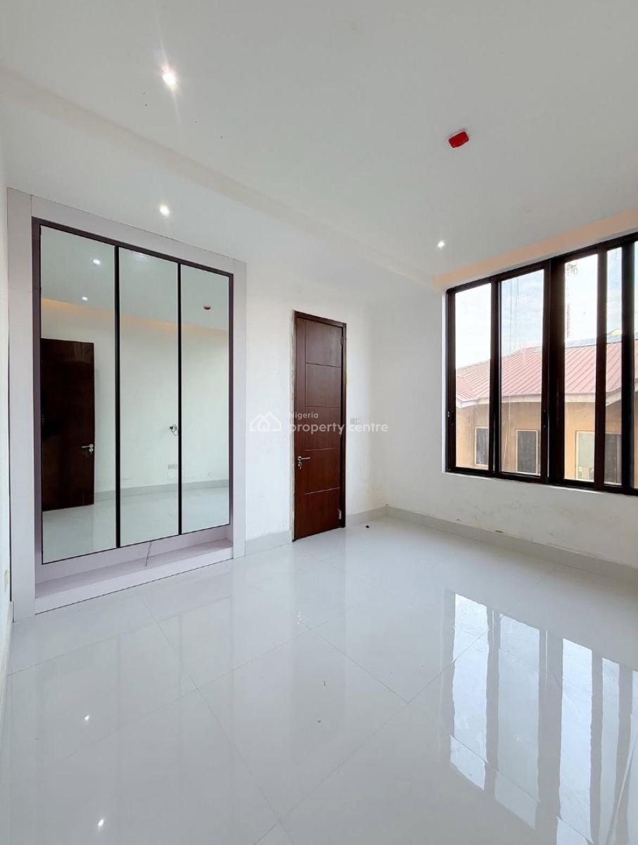 3 Bedroom Apartment with Swimming Pool, Gym, Elevator, Bq, Lekki Phase 1, Lekki, Lagos, Flat / Apartment for Sale