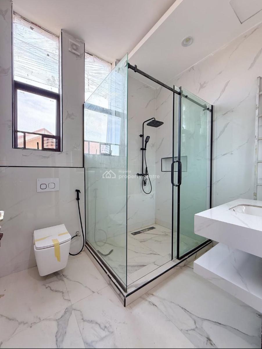 3 Bedroom Apartment with Swimming Pool, Gym, Elevator, Bq, Lekki Phase 1, Lekki, Lagos, Flat / Apartment for Sale
