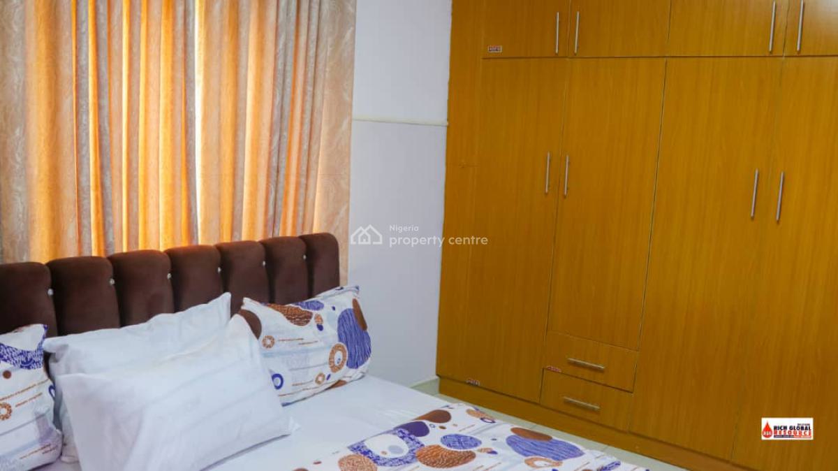 2bedrooms at Magodo Phase 2, Magodo Gra Phase 2, Gra Phase 2, Magodo, Lagos, Flat / Apartment Short Let