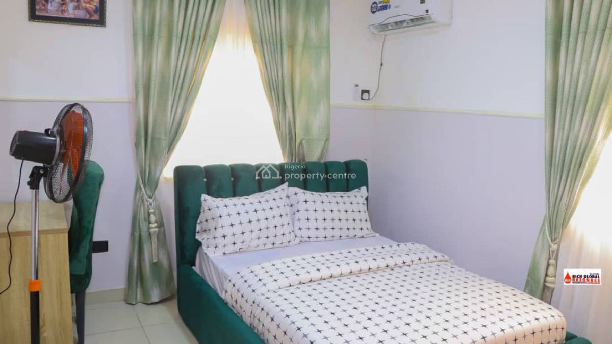 2bedrooms at Magodo Phase 2, Magodo Gra Phase 2, Gra Phase 2, Magodo, Lagos, Flat / Apartment Short Let
