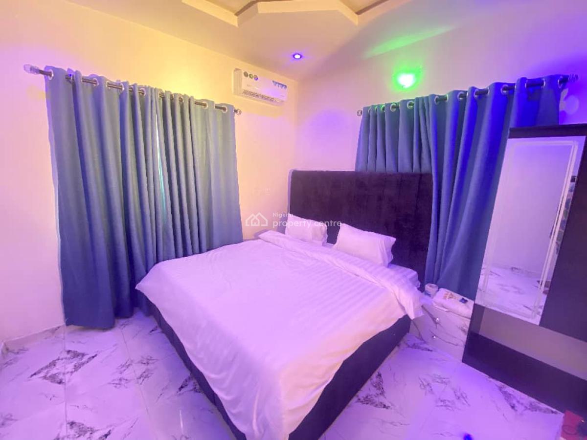 a Well Furnished 2 Bedroom, Ikorodu, Lagos, Flat / Apartment Short Let