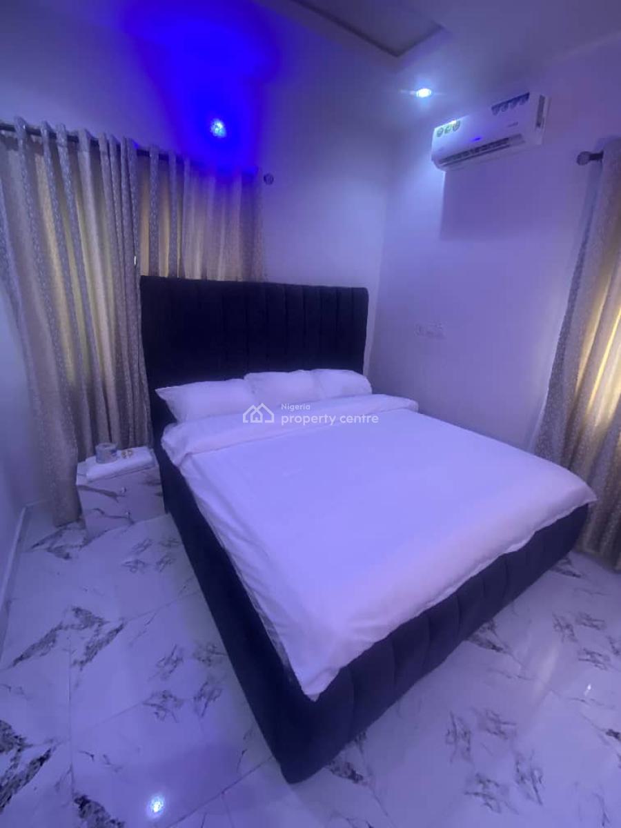 a Well Furnished 2 Bedroom, Ikorodu, Lagos, Flat / Apartment Short Let