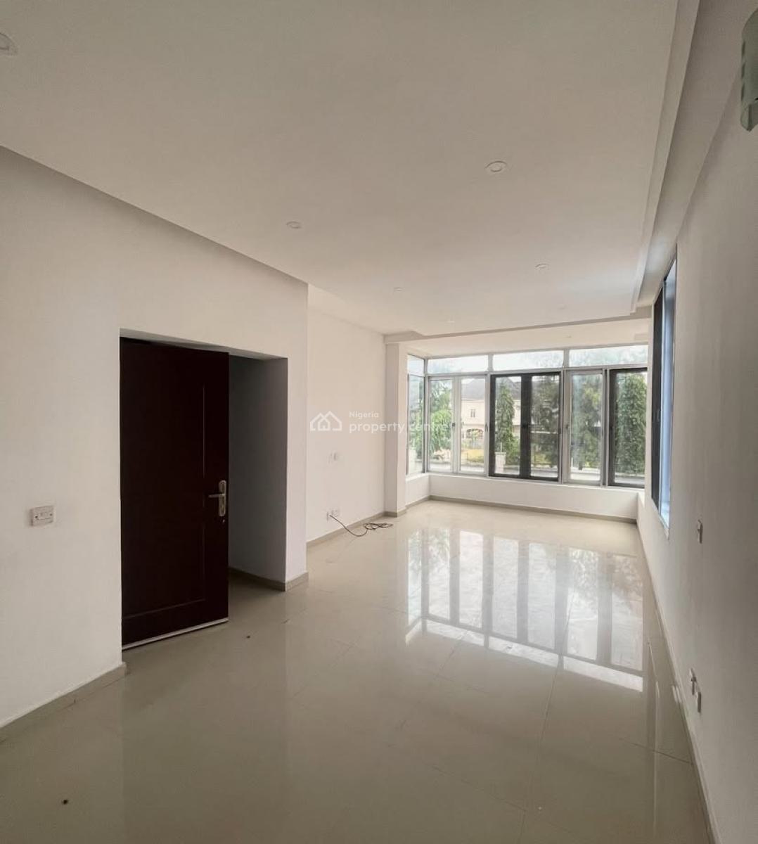 Well Built 3 Bedroom Apartment, Lekki Phase 1, Lekki, Lagos, Flat / Apartment for Rent
