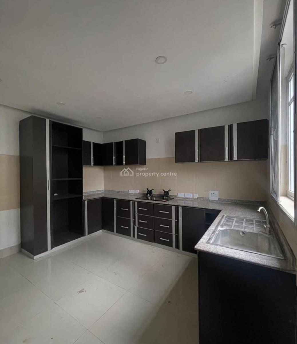 Well Built 3 Bedroom Apartment, Lekki Phase 1, Lekki, Lagos, Flat / Apartment for Rent