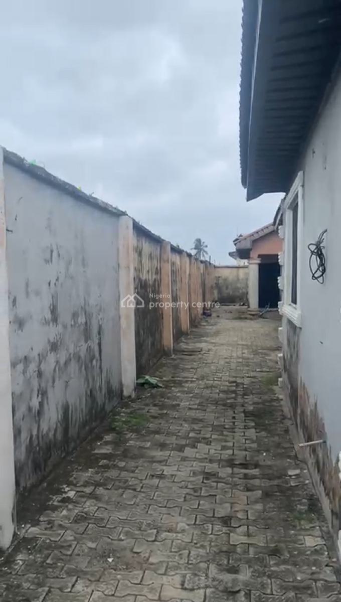 3bedroom Flat Apartment, Off Okun-ajah Junction Atican Rd, Lekki, Lagos, Block of Flats for Sale