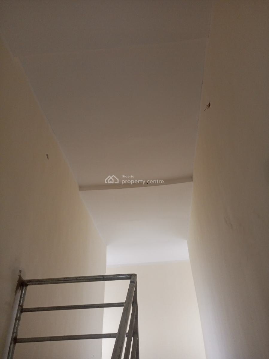 Newly Built 2 Bedroom Upstairs, Bucknor Isheri Bridge, Isolo, Lagos, Flat / Apartment for Rent