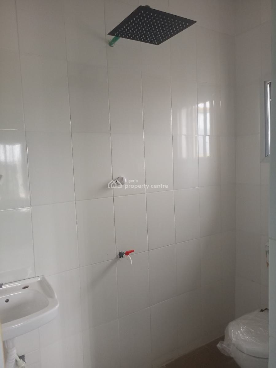 Newly Built 2 Bedroom Upstairs, Bucknor Isheri Bridge, Isolo, Lagos, Flat / Apartment for Rent