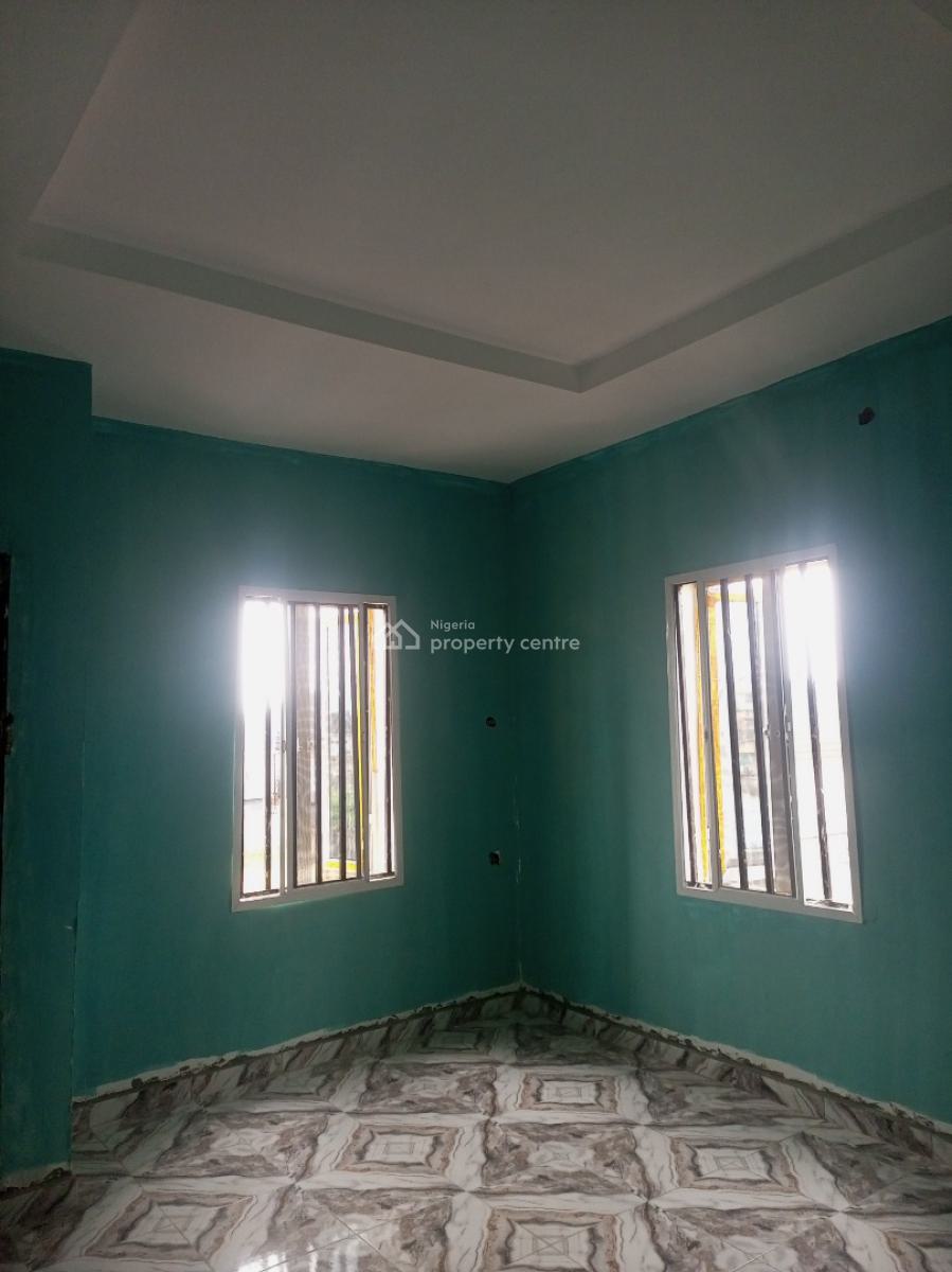 Newly Built 2 Bedroom Upstairs, Bucknor Isheri Bridge, Isolo, Lagos, Flat / Apartment for Rent