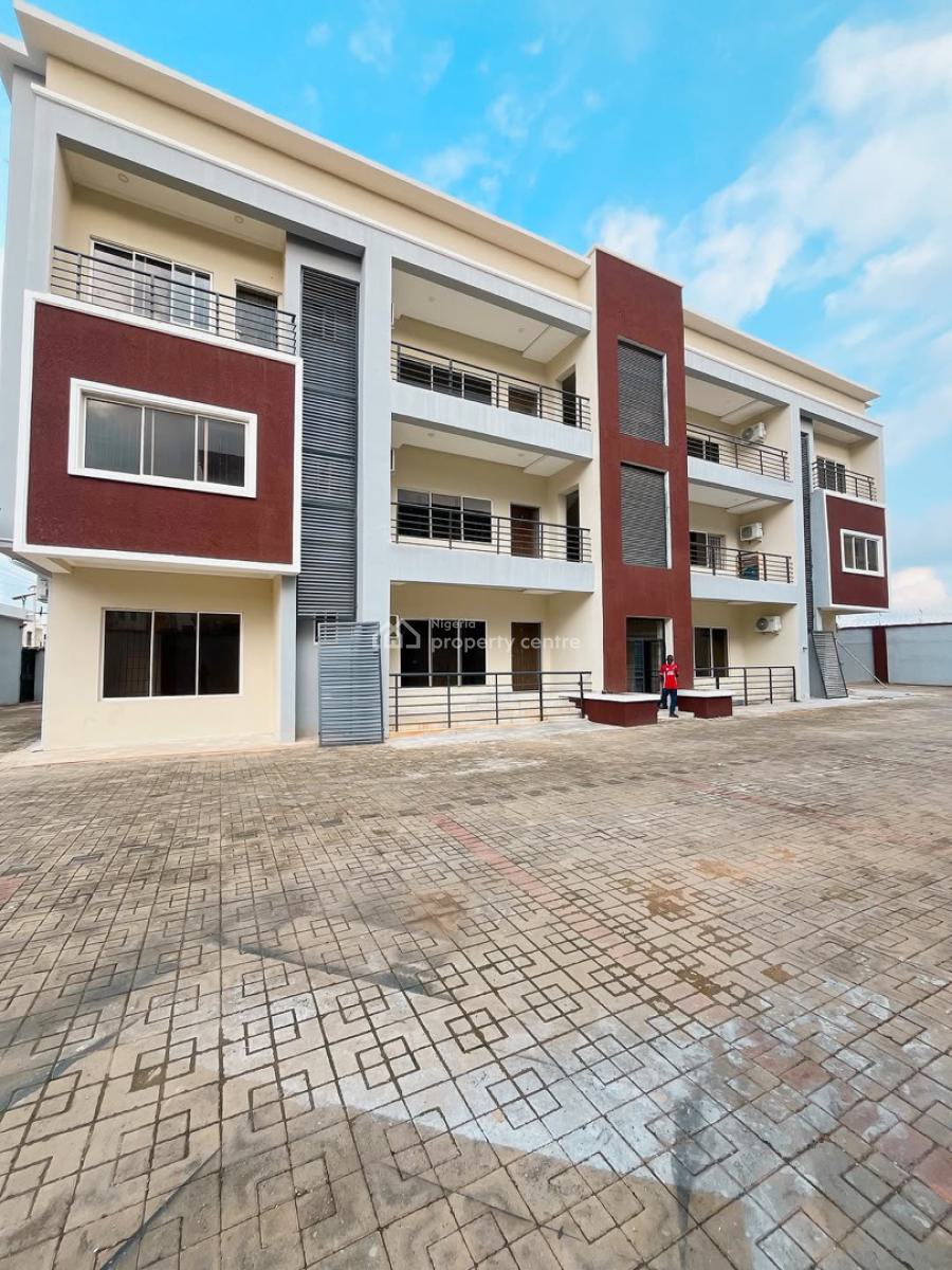 Sharp 3 Bedroom Serviced and Spacious Apartment, Tarred Road, Jahi By Gilmore. on a Tarred Road, Jahi, Abuja, Flat / Apartment for Rent