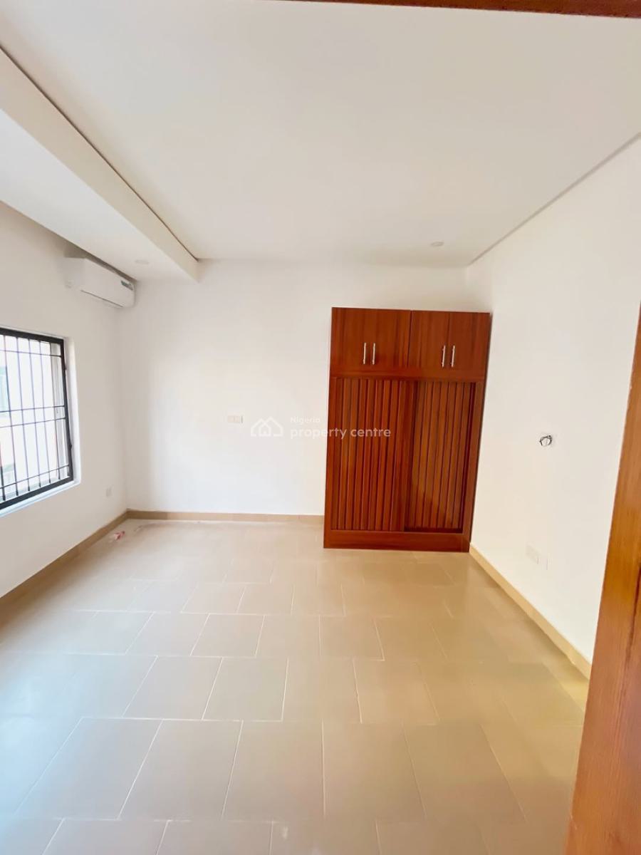 Sharp 3 Bedroom Serviced and Spacious Apartment, Tarred Road, Jahi By Gilmore. on a Tarred Road, Jahi, Abuja, Flat / Apartment for Rent
