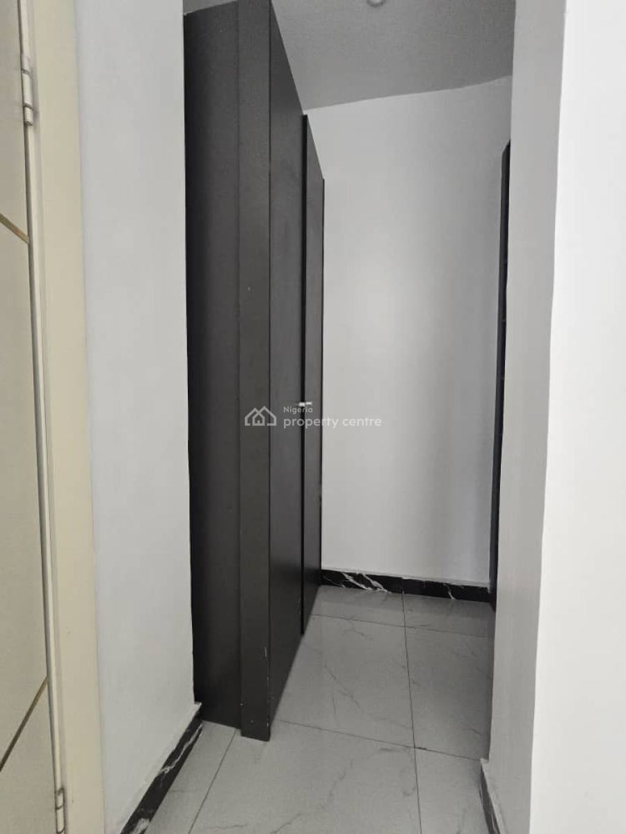 Lovely Finnish and Spacious 3bedroom Flat with Bq, in a Gated Street, Lekki Phase 1, Lekki, Lagos, Flat / Apartment for Rent