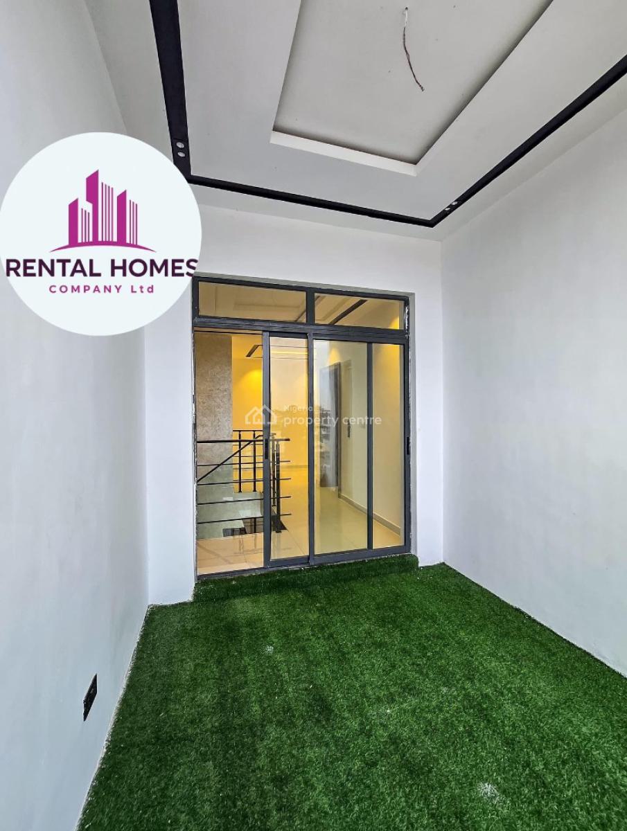 Newly Built Maisonette with Gym, Lekki Phase 1, Lekki, Lagos, Flat / Apartment for Sale