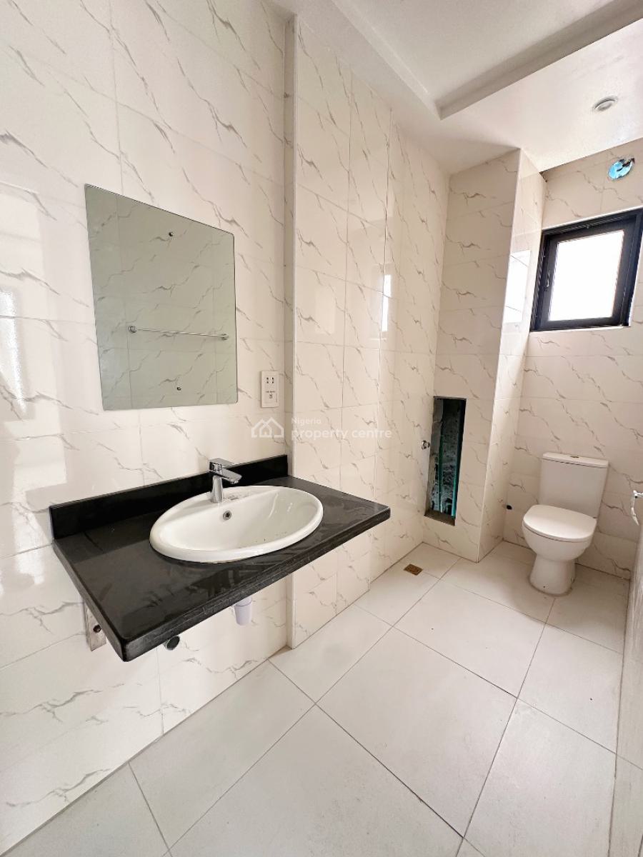 Contemporary 2 Bedroom Apartment with Inbuilt Acs, Right Side, Lekki Phase 1, Lekki, Lagos, Flat / Apartment for Sale