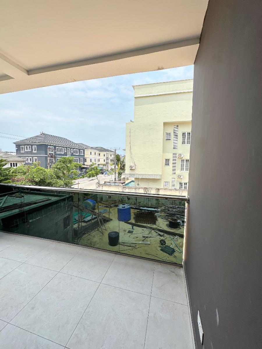 Contemporary 2 Bedroom Apartment with Inbuilt Acs, Right Side, Lekki Phase 1, Lekki, Lagos, Flat / Apartment for Sale
