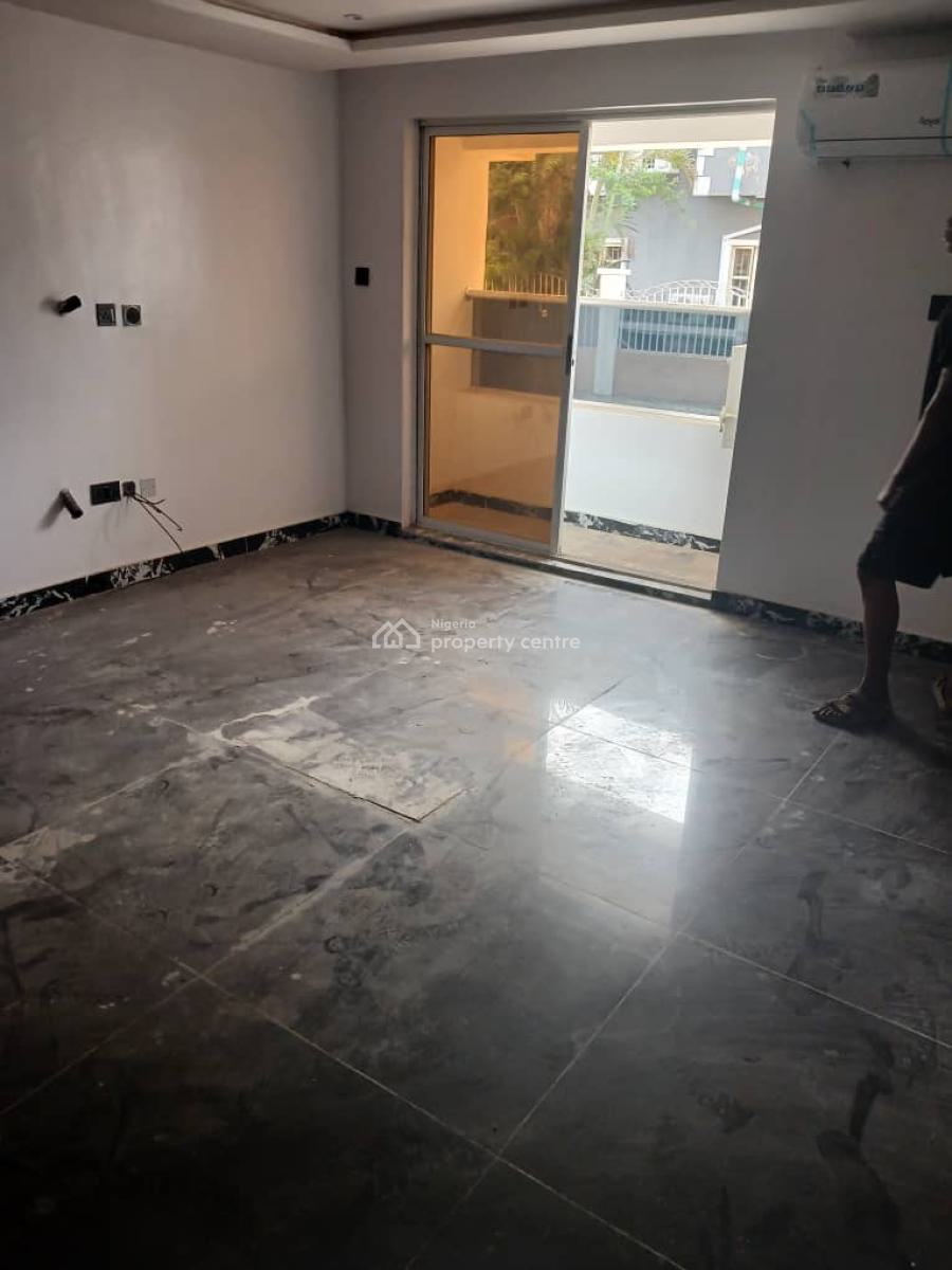 Spacious Serviced 3 Bedroom Apartment, Lekki Phase 1, Lekki, Lagos, Flat / Apartment for Rent