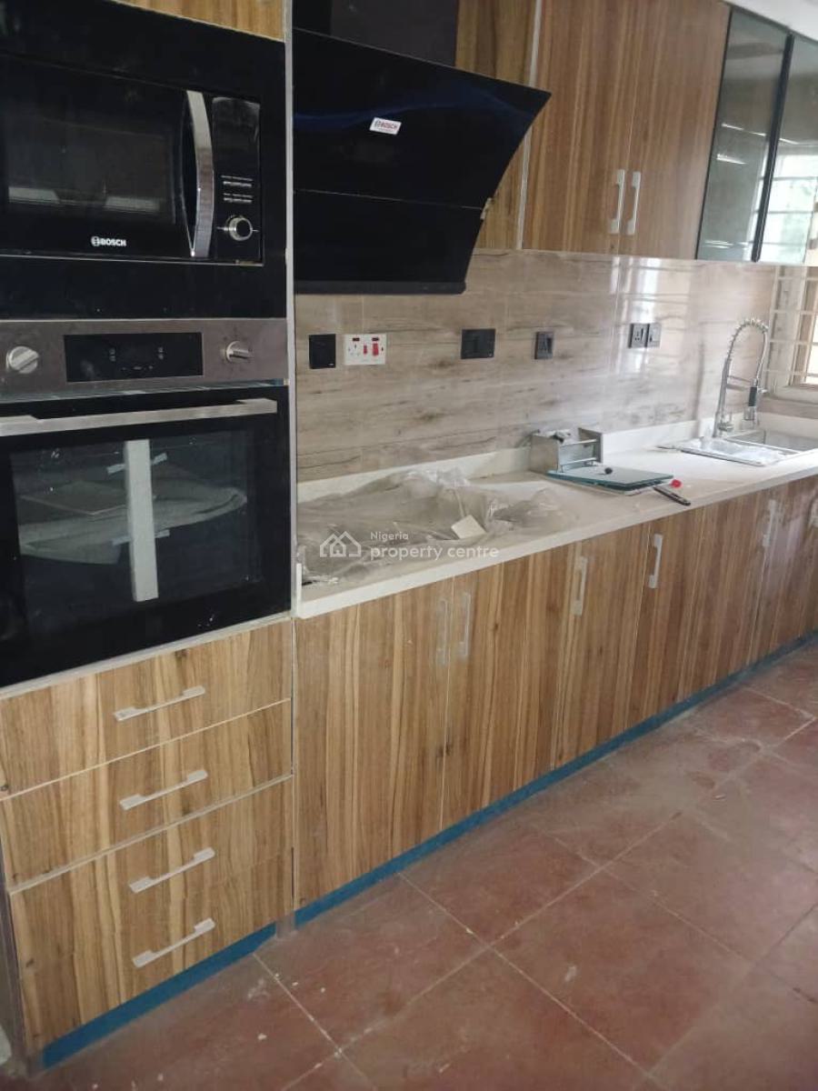 Spacious Serviced 3 Bedroom Apartment, Lekki Phase 1, Lekki, Lagos, Flat / Apartment for Rent