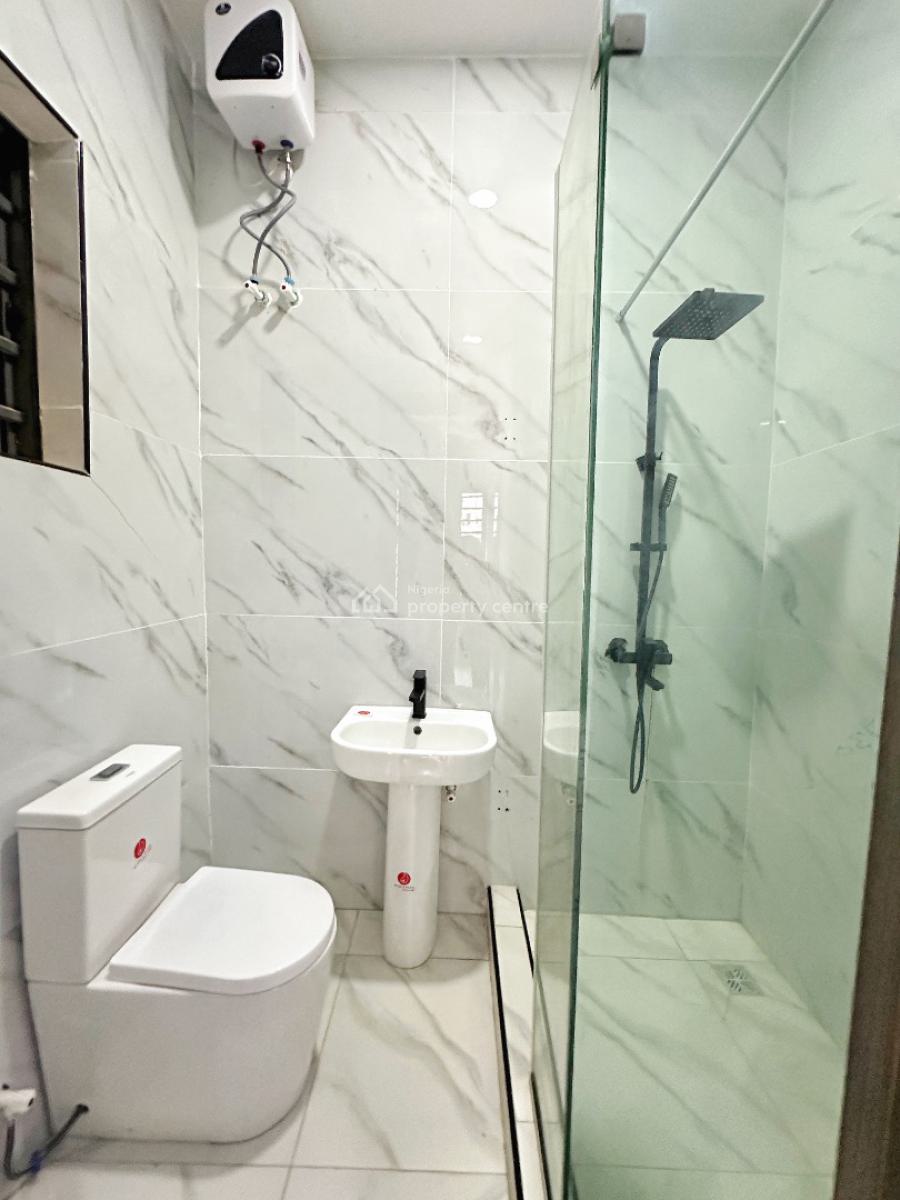 Modern 2 Bedroom Apartment, Freedom Way, Lekki Phase 1, Lekki, Lagos, Flat / Apartment for Sale