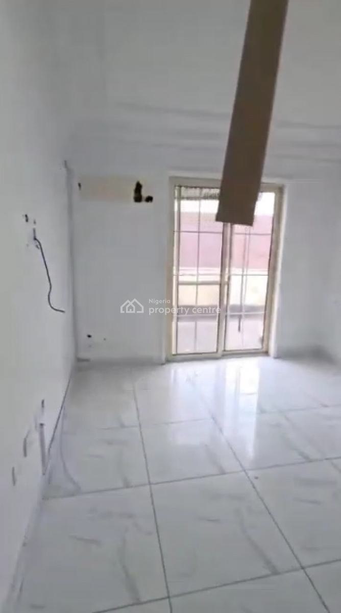 Very Large Spacious 5brm Flat Apartment, Lekki Phase1, Lekki, Lagos, Flat / Apartment for Rent
