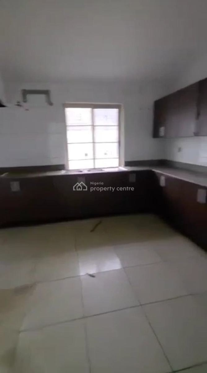 Very Large Spacious 5brm Flat Apartment, Lekki Phase1, Lekki, Lagos, Flat / Apartment for Rent