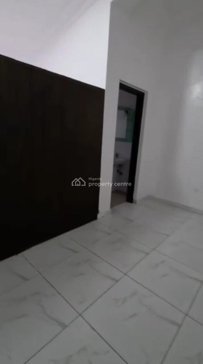 Very Large Spacious 5brm Flat Apartment, Lekki Phase1, Lekki, Lagos, Flat / Apartment for Rent