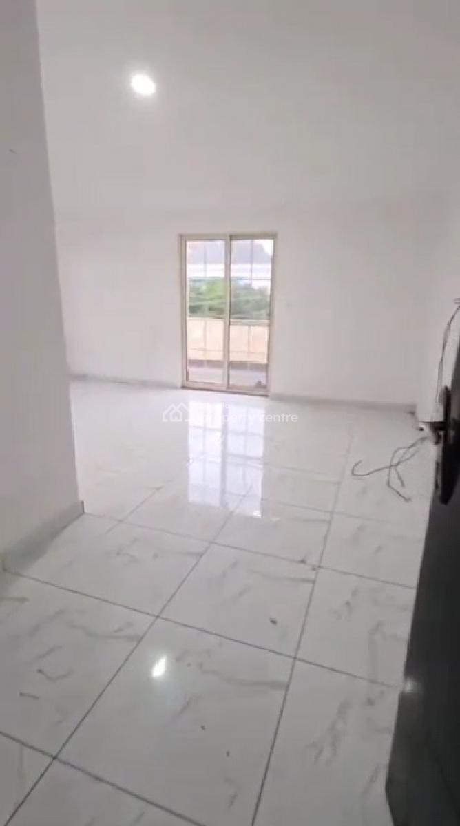 Very Large Spacious 5brm Flat Apartment, Lekki Phase1, Lekki, Lagos, Flat / Apartment for Rent