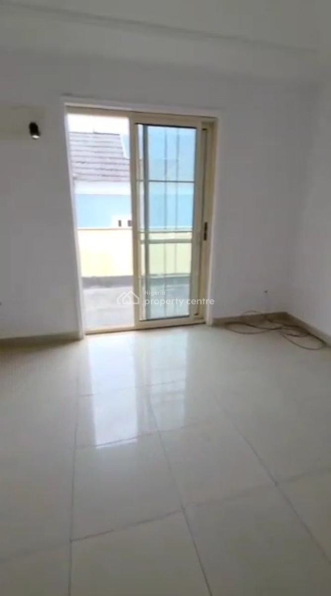 Very Large Spacious 5brm Flat Apartment, Lekki Phase1, Lekki, Lagos, Flat / Apartment for Rent